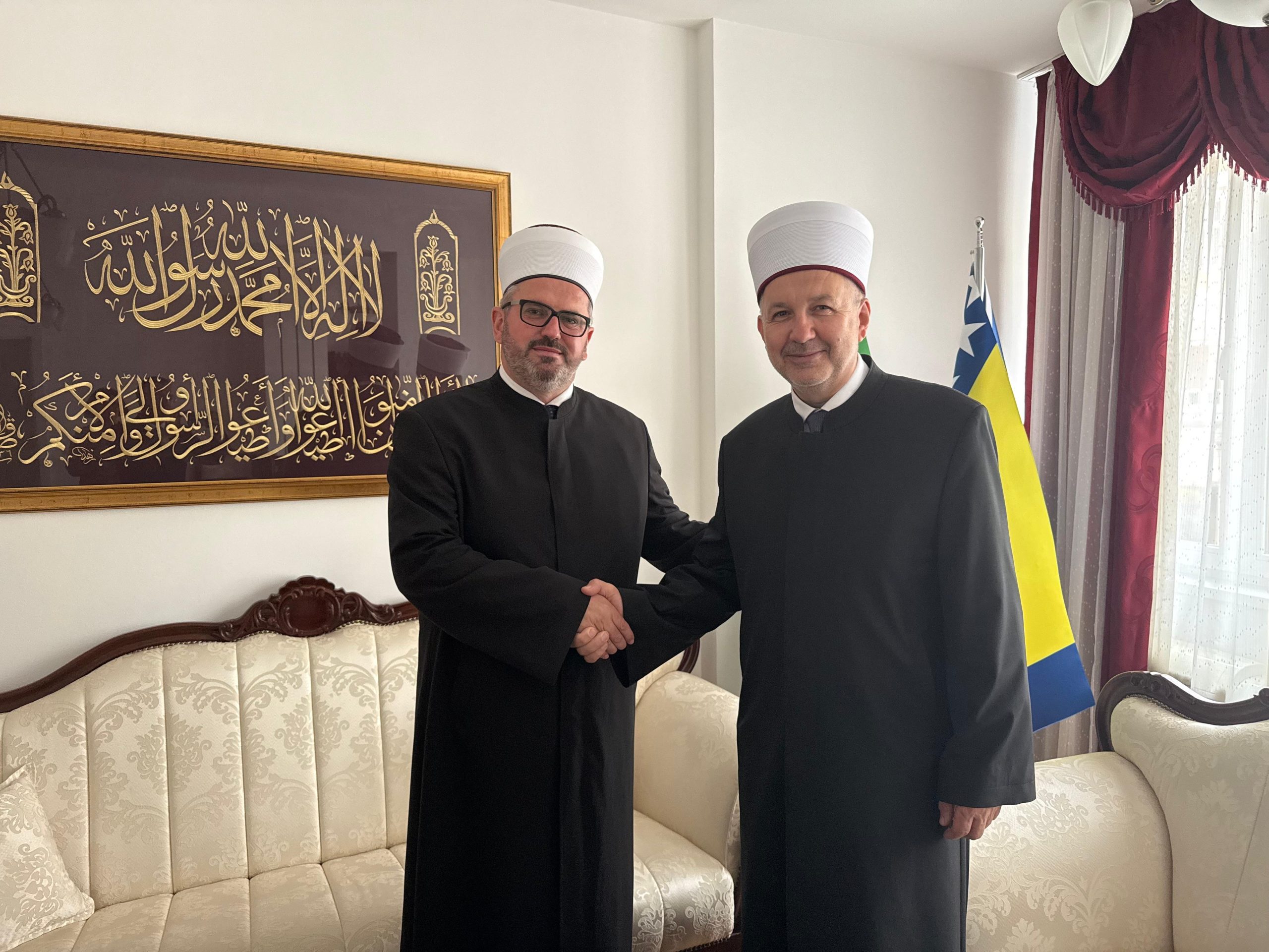 NOVOIZABRANI PREDSJEDNIK UDRUŽENJA ILMIJJE IZ U BIH NIJAZ-EF. DUZAN POSJETIO MUFTIJU SARAJEVSKOG PROF. DR. NEDŽADA GRABUSA