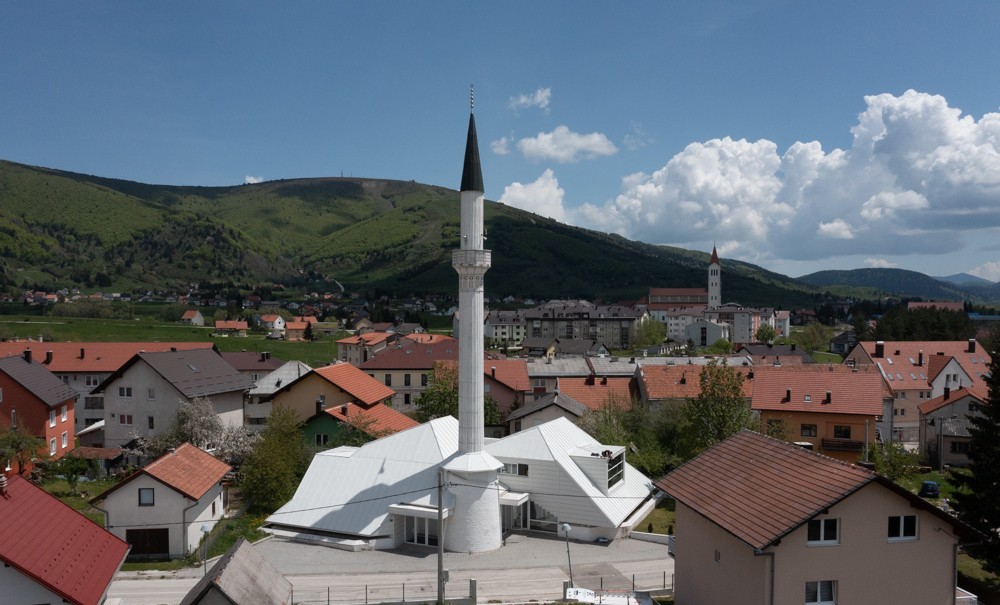 UDRUŽENJE ILMIJJE IZ U BIH: OSUDA PRIJETNJI I VRIJEĐANJA IMAMA DŽEMATA KUPRES