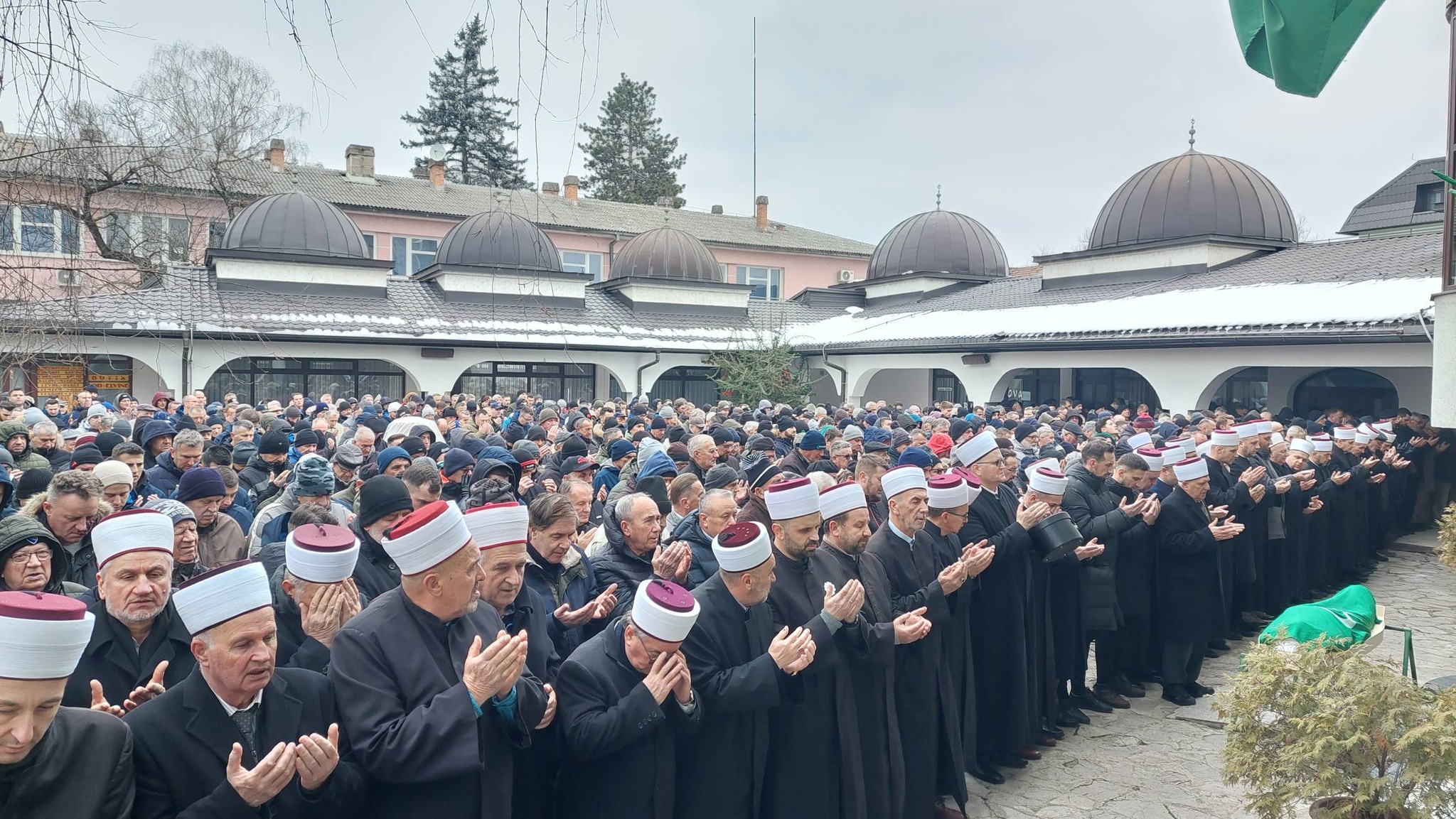 U SANSKOM MOSTU KLANJANA DŽENAZA HIKMET-EF. KALTAKU