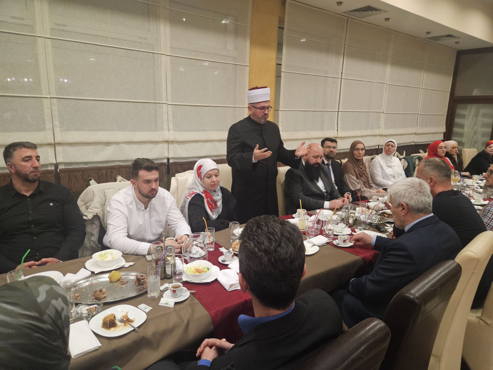 UDRUŽENJE ILMIJJE UPRILIČILO PORODIČNI IFTAR ZA ČLANOVE ODBORA JABLANICA I PROZOR