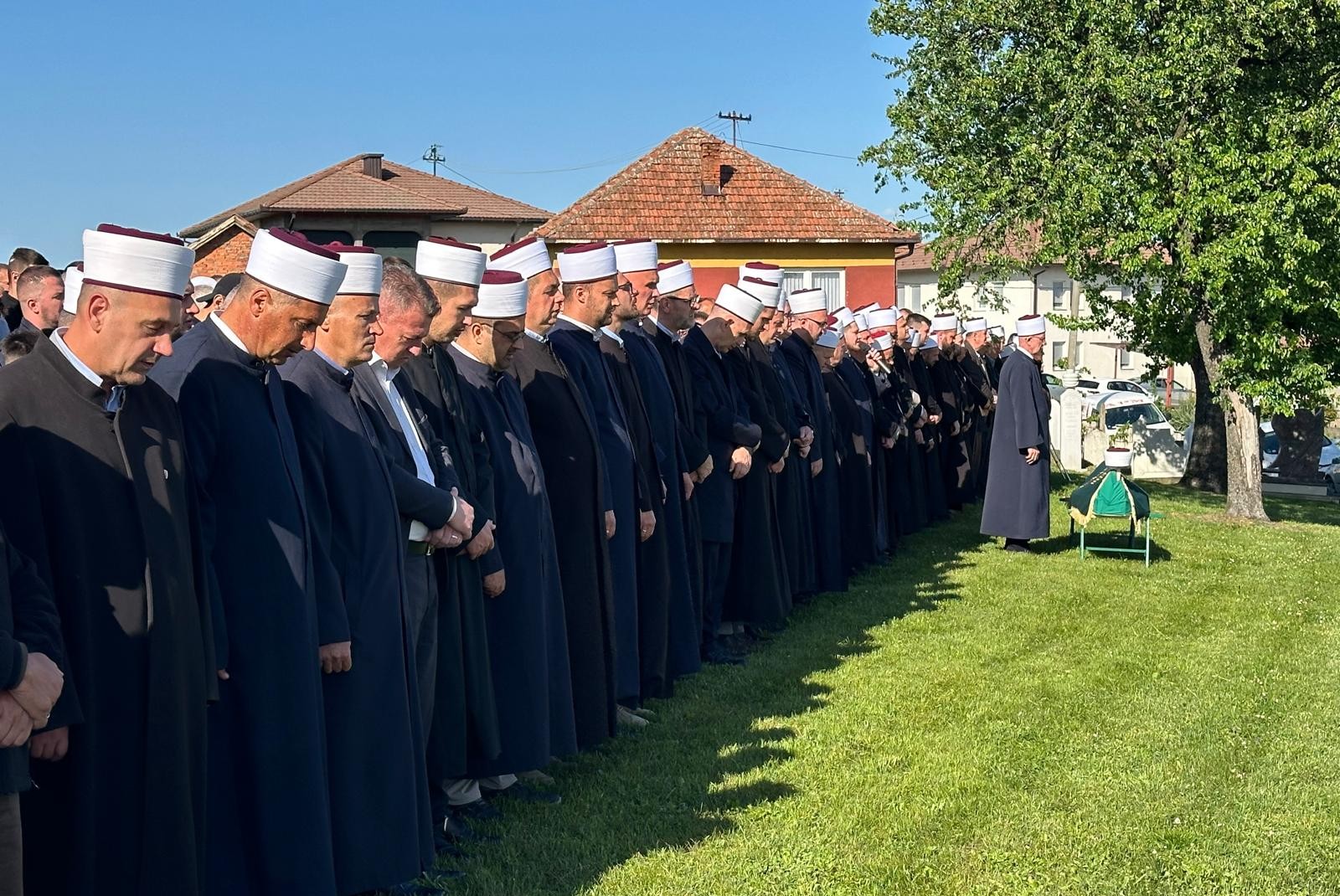 U GRADAČCU KLANJANA DŽENAZA NERMIN-EF. UNKIĆU