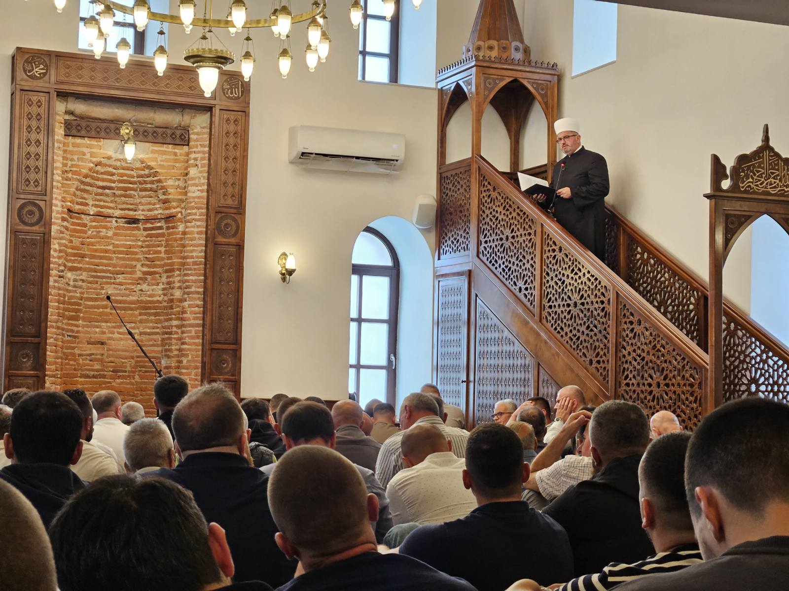 NIJAZ-EF. DUZAN: JAKA ISLAMSKA ZAJEDNICA POČIVA NA JAKOM IMAMU